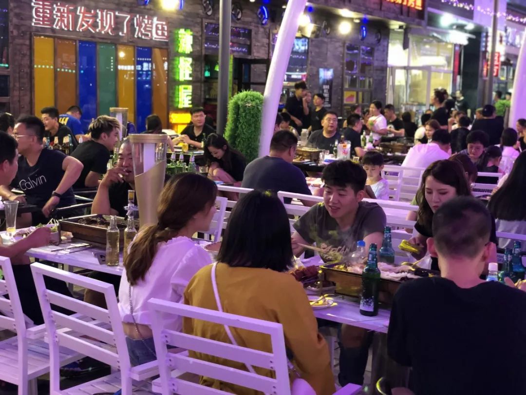 奥城夜市在哪里,奥城夜市美食攻略