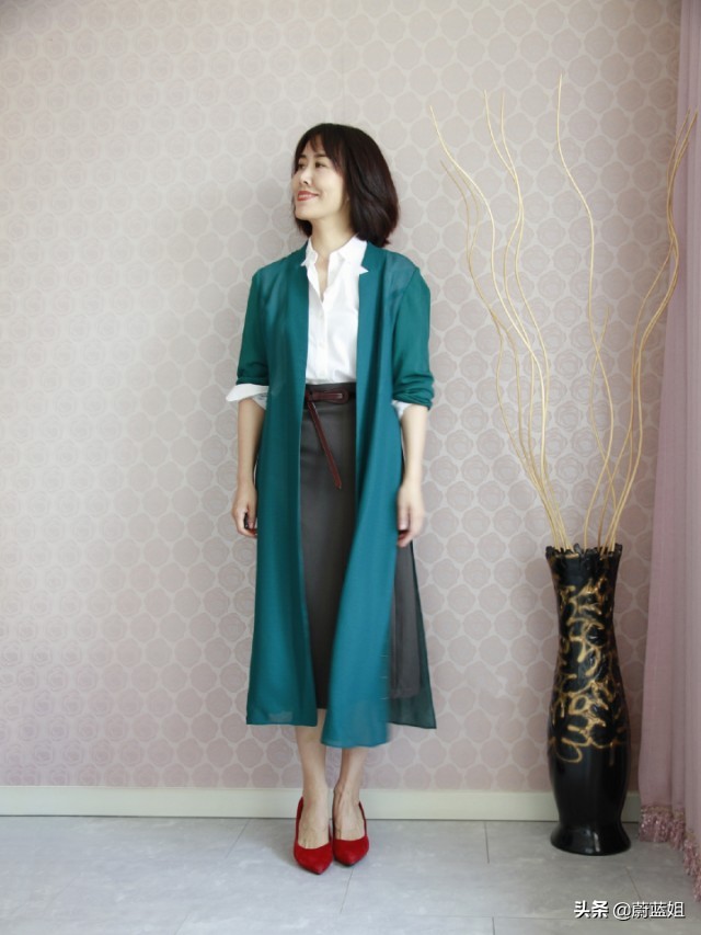 没有好鞋穷半截,没鞋穿了穷的买不起了