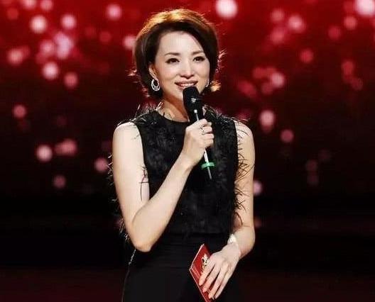 董卿的历程,央视一姐董卿现在怎么样了