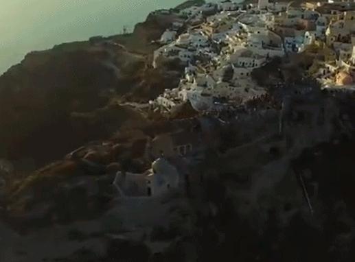 希腊爱琴海圣托里尼岛报团直播,没去过希腊爱琴海畔的圣托里尼