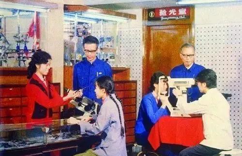 精益眼镜江汉路总店,武汉眼镜老字号