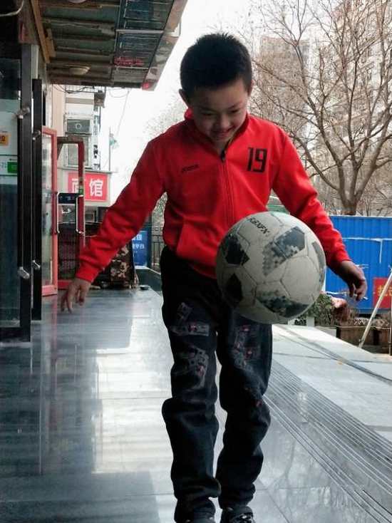 学生居家抗疫锻炼,小学生抗疫居家锻炼