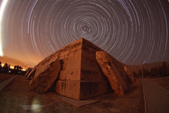 集安市东方金字塔图片,吉林七座金字塔