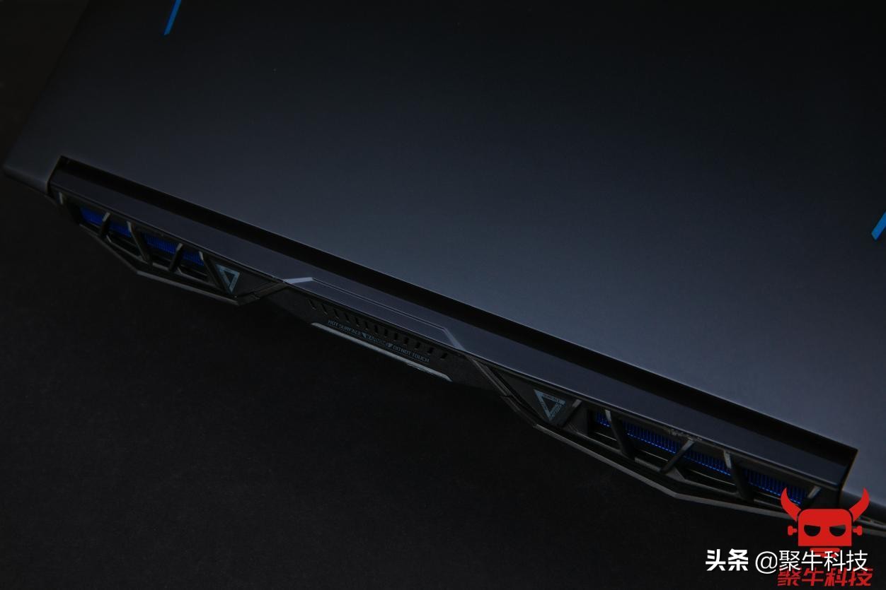 17.3寸掠夺者战斧300评测,无短板游戏本推荐