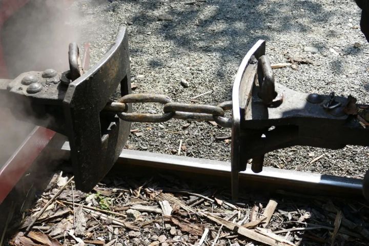 现在火车使用的都是詹氏车钩吗,为什么詹式车钩在高铁上不使用