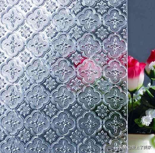 压花玻璃是否比普通玻璃薄,压花玻璃还是夹丝玻璃好看