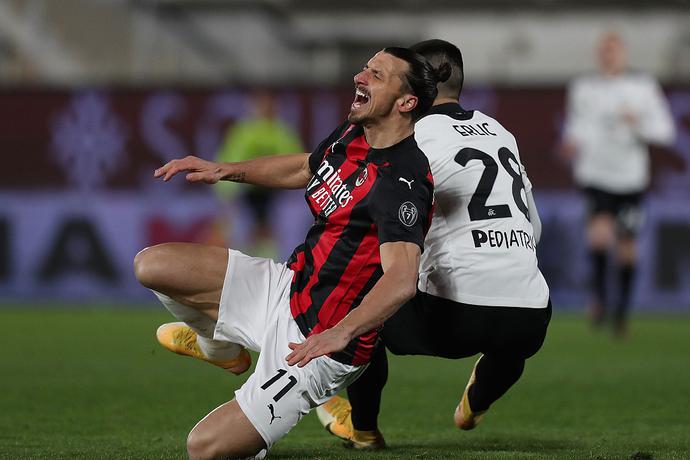 意甲最新积分榜拉齐奥对那不勒斯,意甲积分榜米兰赢球登顶