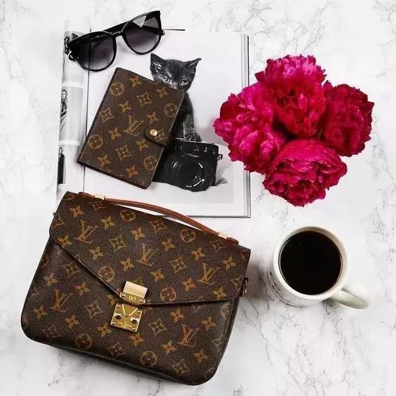 ysl和lv邮差包哪个更好,chanel和ysl包哪个好