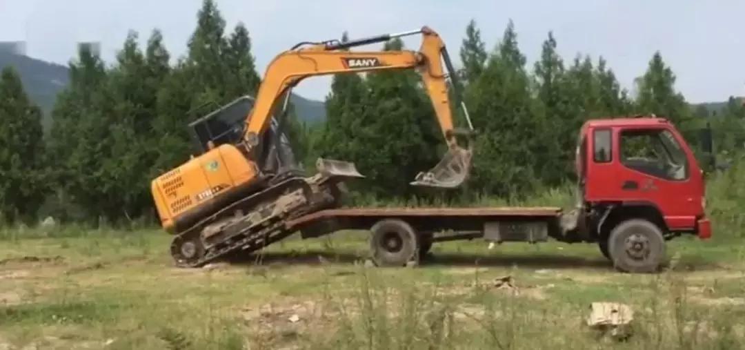 新手开挖掘机要注意什么,学习挖掘机窍门