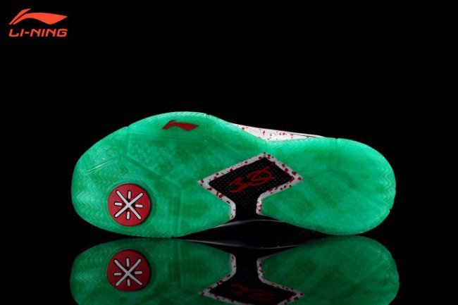 nba球员圣诞节穿什么鞋,nba球星平时穿什么鞋