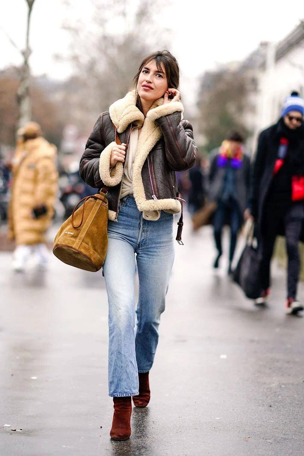 冬天女明星们衣服的穿搭,冬天穿大衣的时尚女人