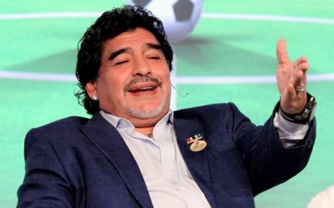 球王马拉多纳陨落,马拉多纳去世球场哀悼