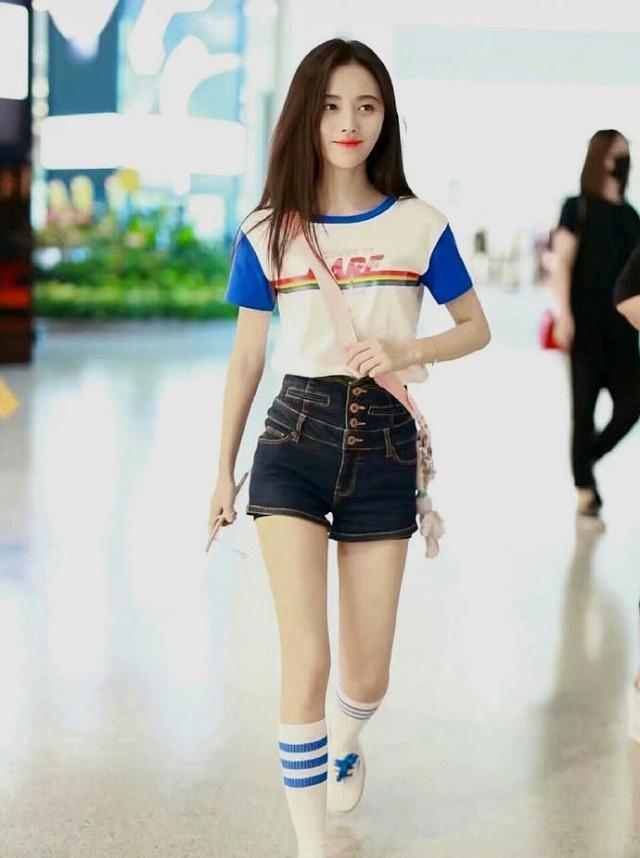 鞠婧祎瘦到80斤才敢露腿,鞠婧祎是怎么从120斤瘦到76斤的