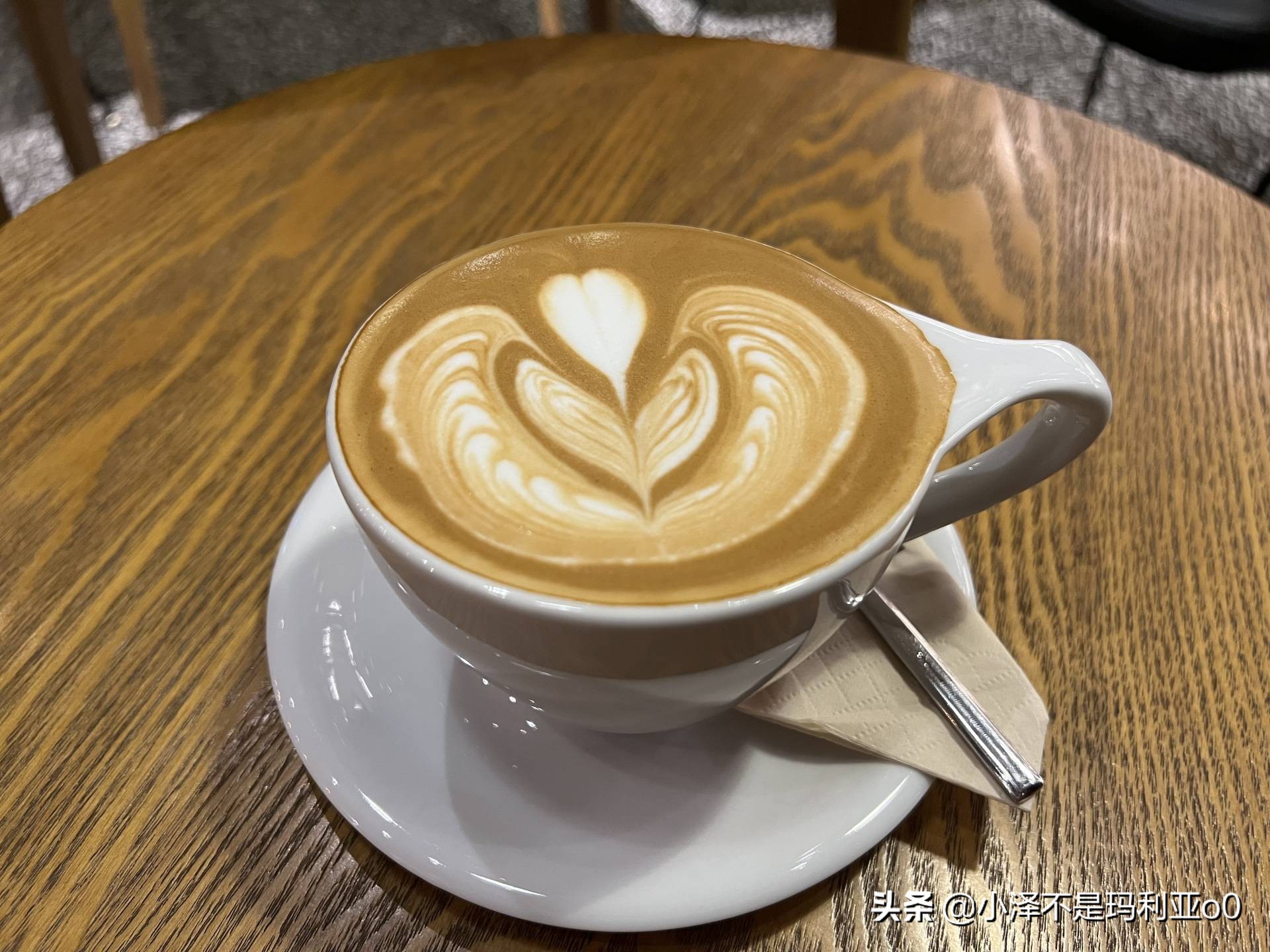 远峰蓝iphone13pro真的假的,iphone13pro远峰蓝边框会刮花吗