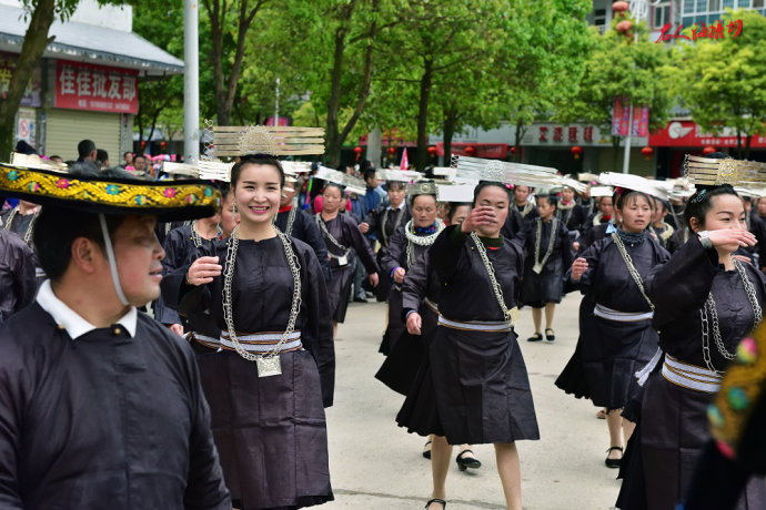 台江苗族姊妹节巡游,台江苗族姊妹节苗族服装