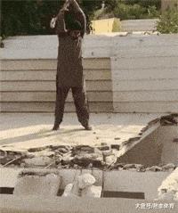 足球十大最搞笑瞬间图,足球搞笑庆祝动作gif