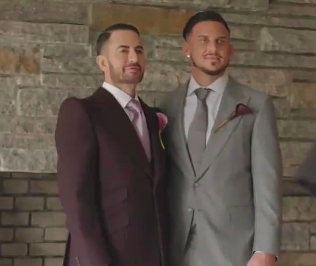 纽约著名设计师与同性男友结婚，700名宾客到场祝贺