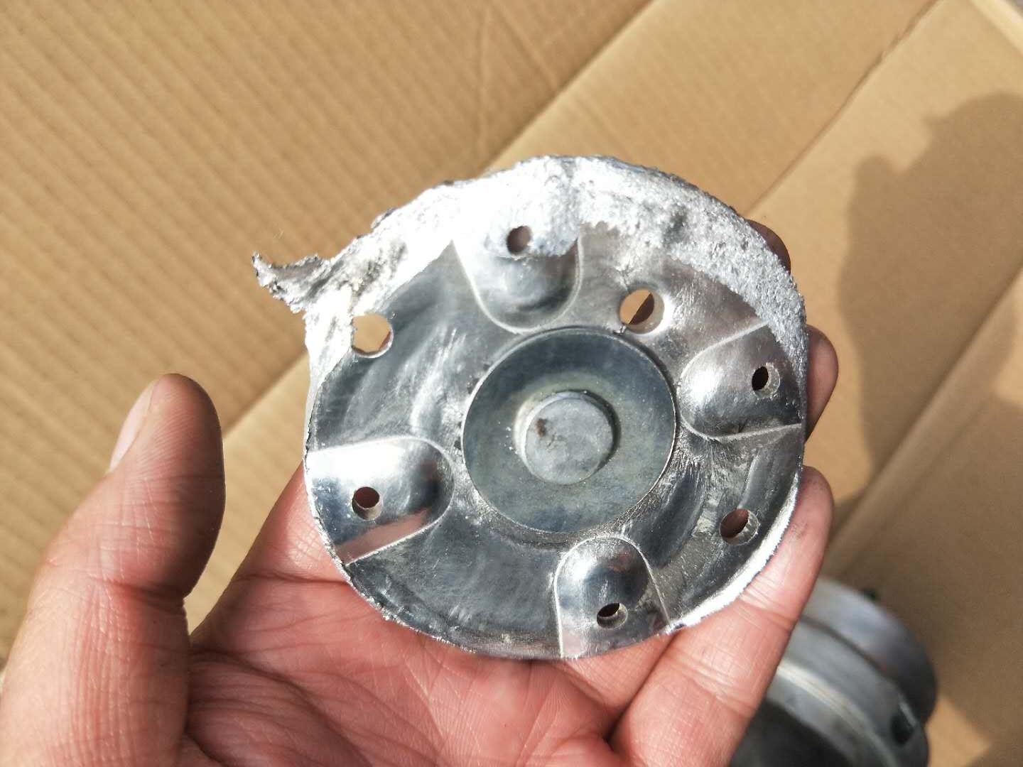 奥迪6缸2.8发动机通病,奥迪2.8v6发动机抖动缺缸