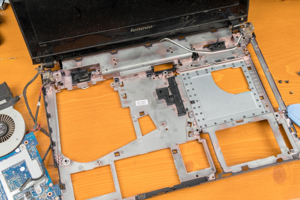 联想y400维修断轴,联想y400屏轴太紧