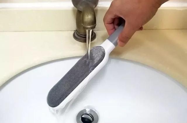 冬天毛衣粘在身上怎么处理,毛衣粘东西处理的小妙招