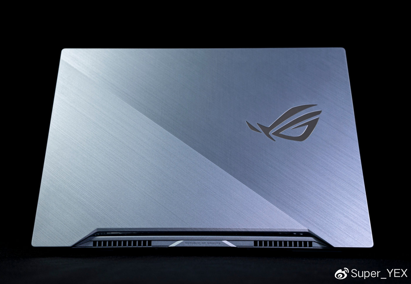 聊一款超高性价比的新品轻薄本,聊一款全新升级的轻薄游戏本