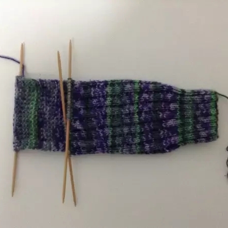 从上往下袜子编织全部过程,钩针编织地板袜子教程全过程解说