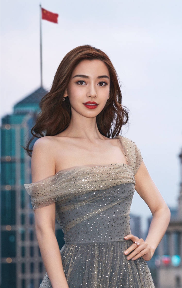 真正的美人在骨不在皮，脸上都有这3个特征，越老越有气质