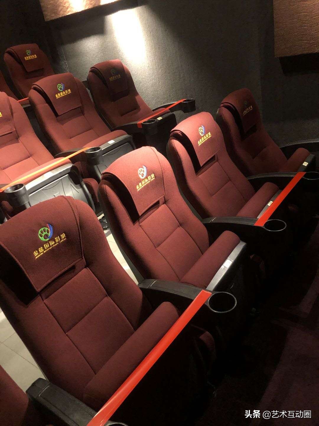 新华区首家影城金熊国际影城中储店今天复工营业