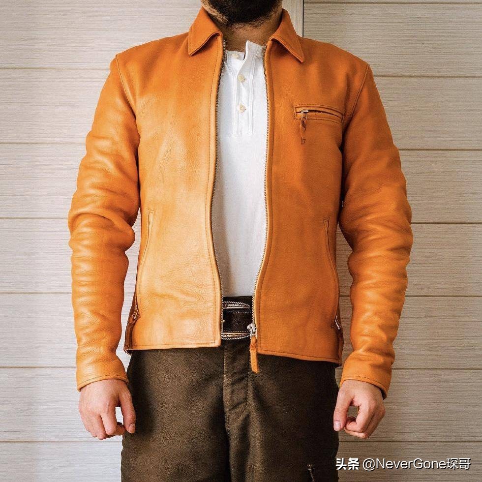 一件美特斯邦威衬衫,一件橘色衬衣