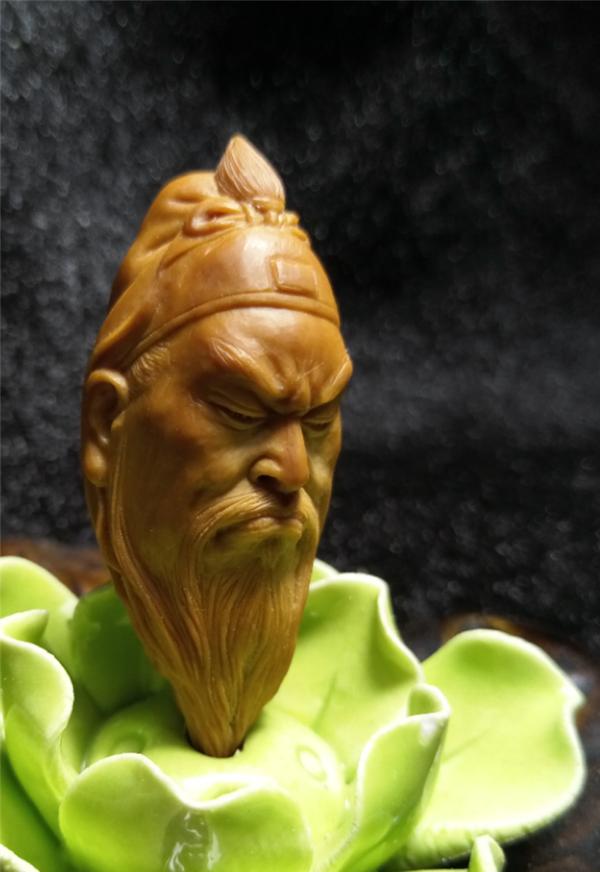 师父领进门，修行在个人——艺海核雕-黄树立的雕刻人生