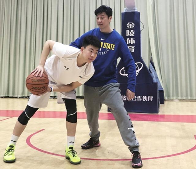 篮球队员丁彦雨航个人简历,山东男篮未来新星