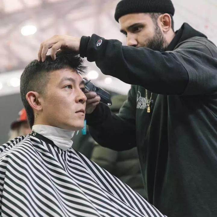 陈冠希nike新款,潮流展中的陈冠希