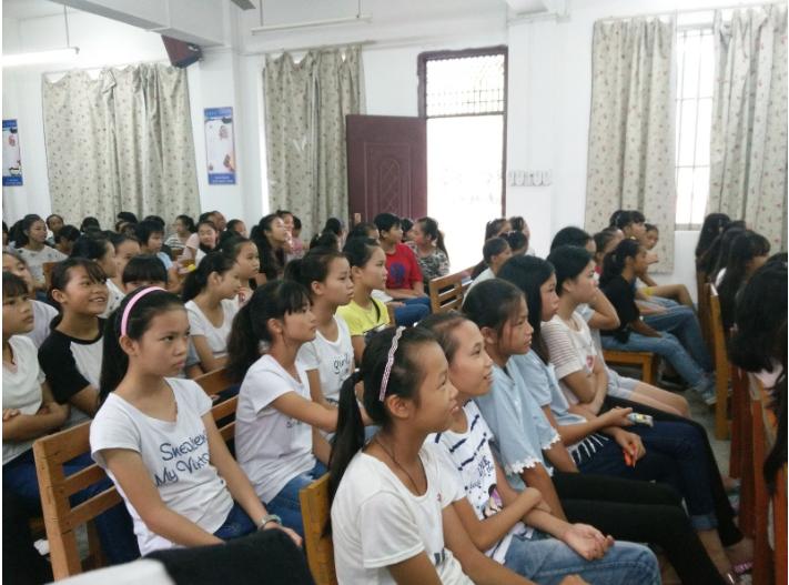 女儿生理期怎么和她沟通,家有女儿要懂得这8大法则