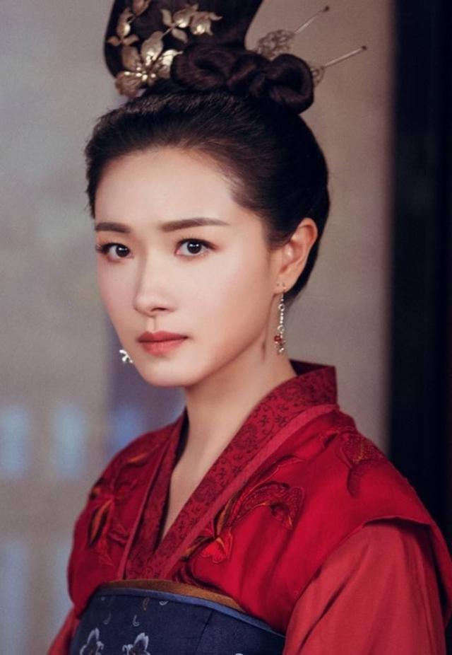 多变的万茜现在怎么样了,万茜乘风破浪的姐姐谦虚的样子