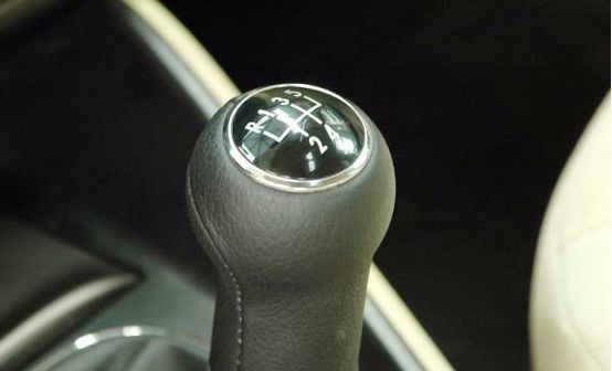 女友车坏了的反应,女朋友车坏了非要自己花钱修