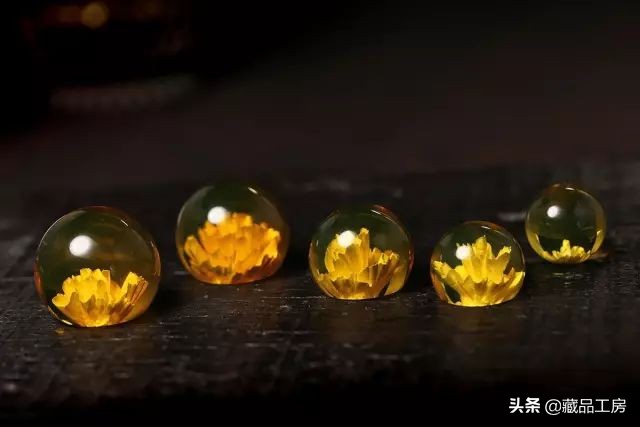 琥珀蜜蜡鸡油黄有什么区别,什么是琥珀及琥珀分类