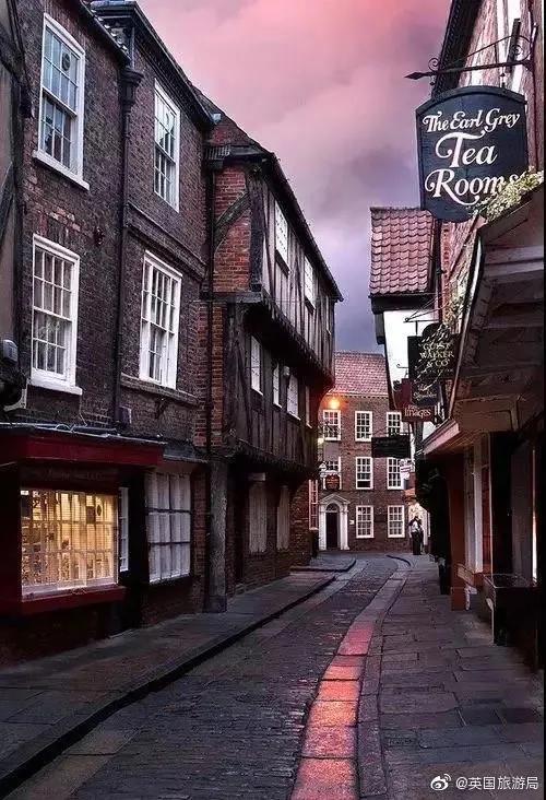 英国留学奢侈品管理专业好申请吗,英国奢侈品管理专业一年费用