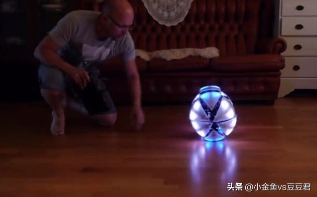 能翻滚的机器人,能爬能滚的机器人