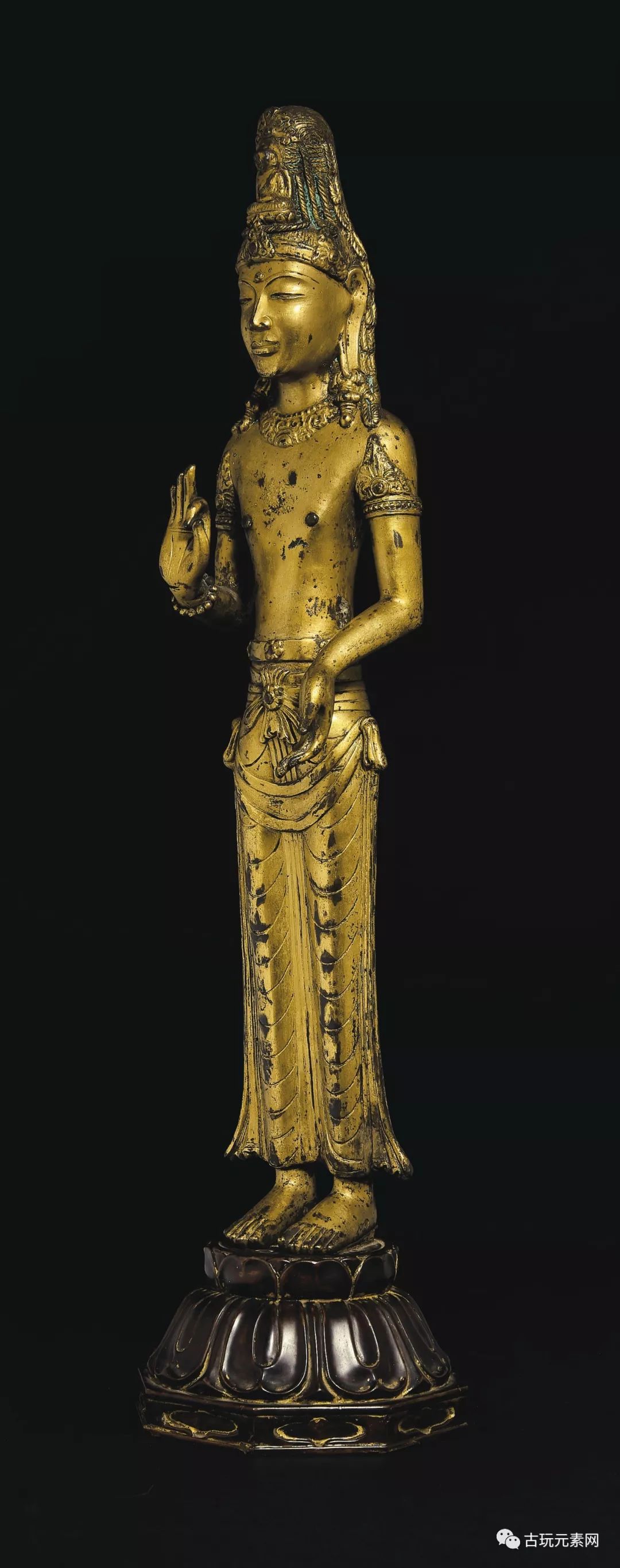 纽约苏富比总成交约1.2亿乾隆青白玉双鱼洗近2000万人民币成交