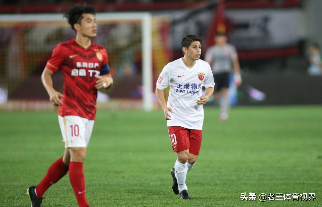 前国脚宣布退役足坛曝出猛料,足球先生退役