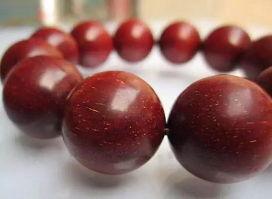 木质手串一般买什么材料的好,手串木质排行榜