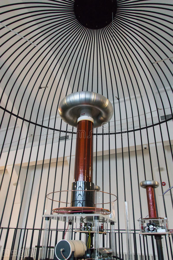 爱因斯坦和霍金之间的秘密,爱因斯坦和霍金的悲惨故事