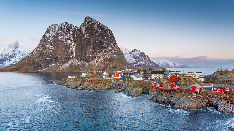 面积只有10平方公里的小岛,小岛上建足球场