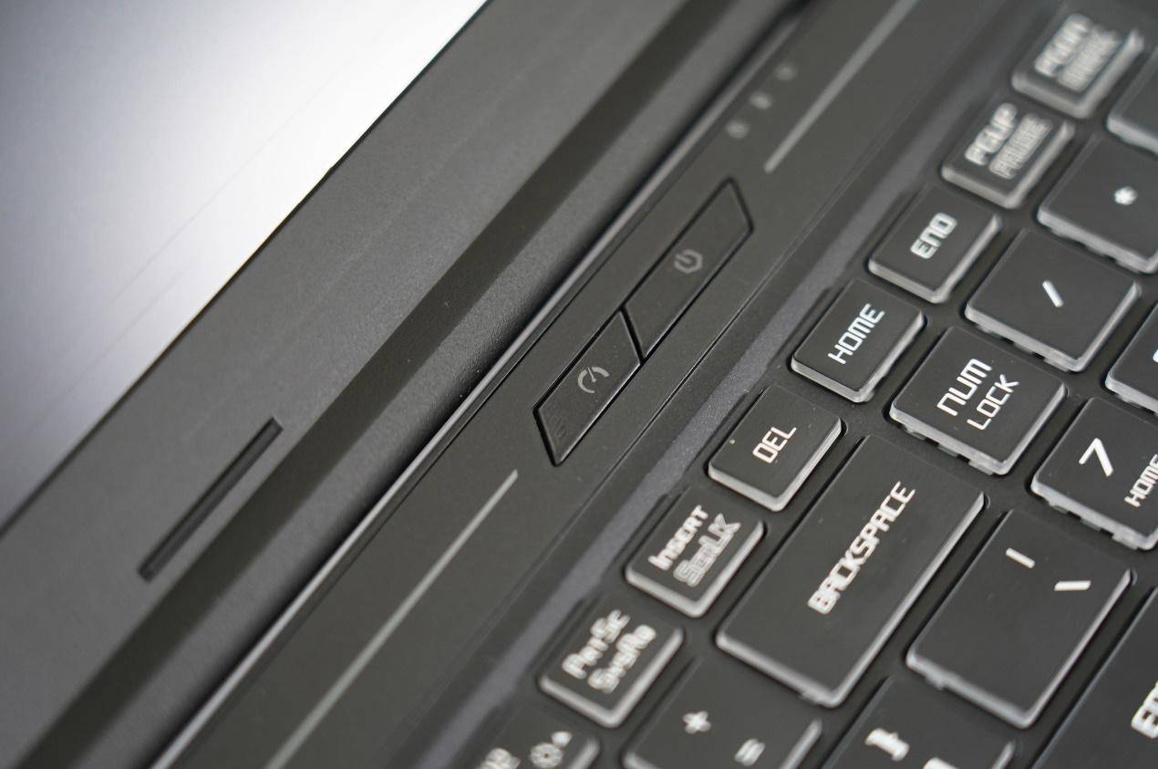 高色域144Hz电竞屏机械革命蛟龙P760AMD游戏本测试