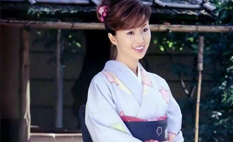 酒井法子二十岁的时候有多漂亮,酒井法子颜值怎么变来变去的