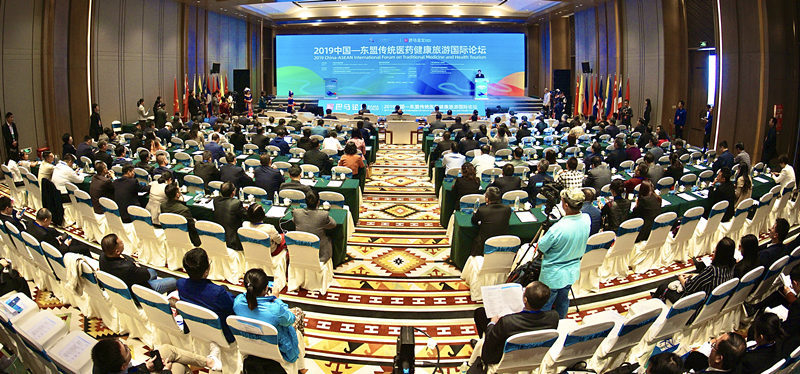 广西巴马扶贫,广西巴马村的旅游特色