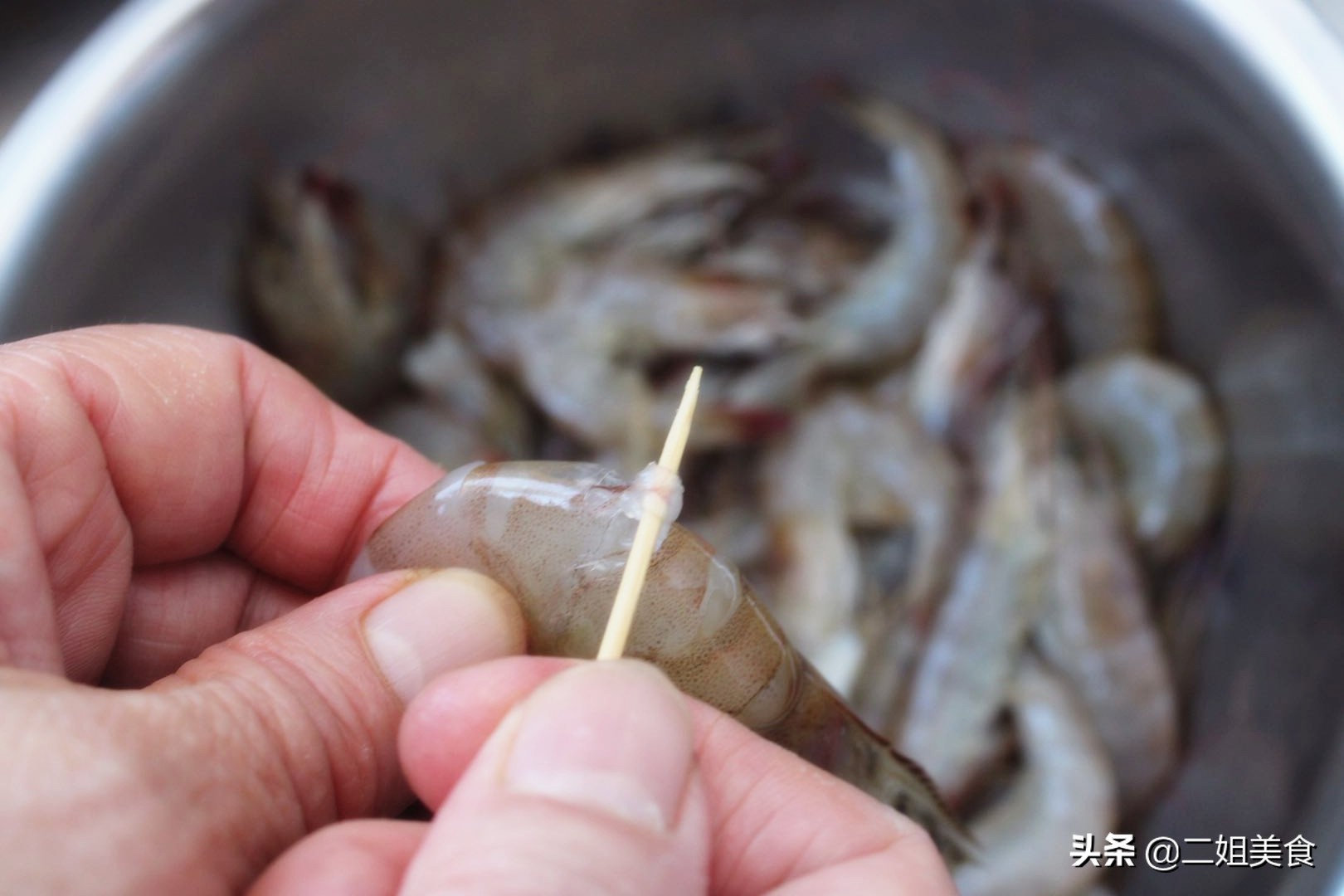 大虾处理干净最快最简单方法,大虾怎么处理又干净又快