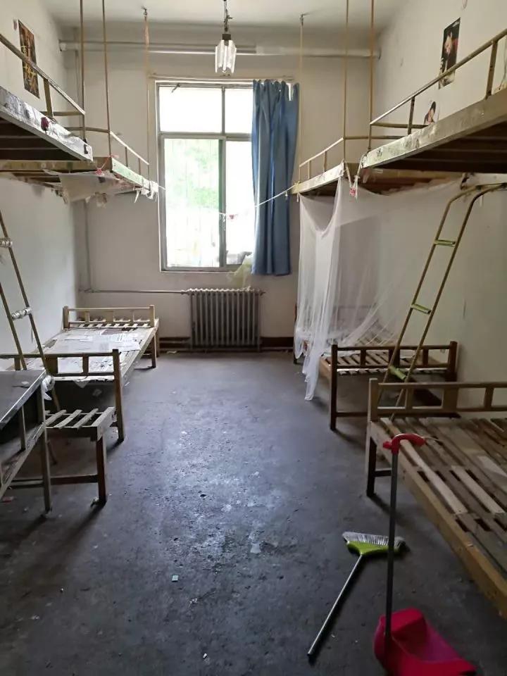 全国大学最差宿舍和最好宿舍对比!人与人的差距怎么就这么大呢?