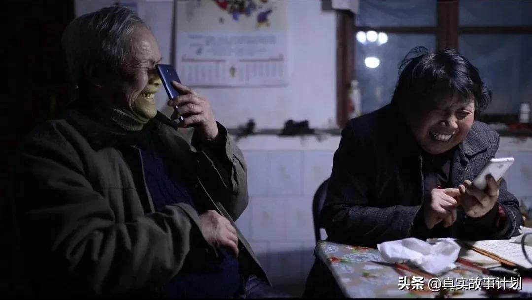 狗粮、罐头、零食？空巢老年人的购物车里有什么