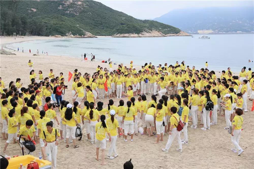 巨邦快乐集结号丨看见了，其中一艘游艇上，是我们的船长大舅哥